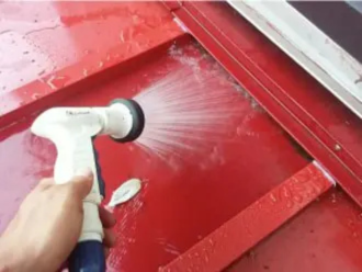 ガルバ屋根の水洗い